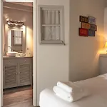 La Martinoise Garden Guest house